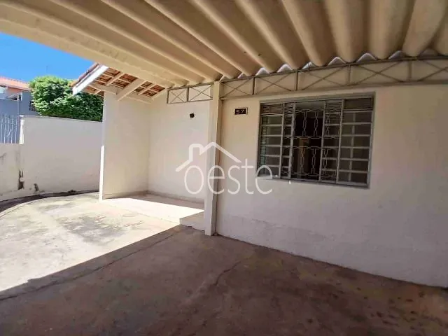 Casa com 200m² 4 quartos e 2 banheiros, à venda, no bairro Conjunto Habitacional 31 de Março em Santa Bárbara D'Oeste