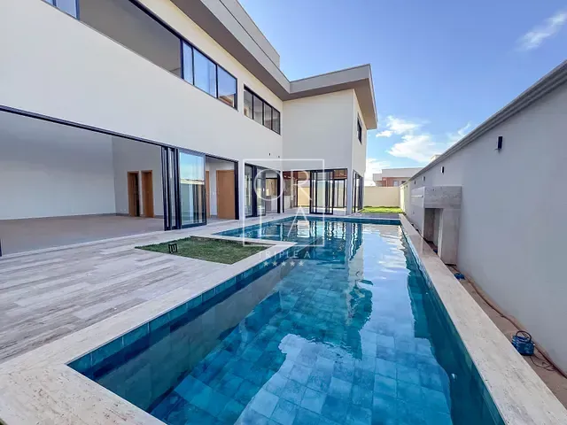 Casa com 560m² 5 quartos e 8 banheiros, à venda, no bairro Jardins Itália em Goiânia