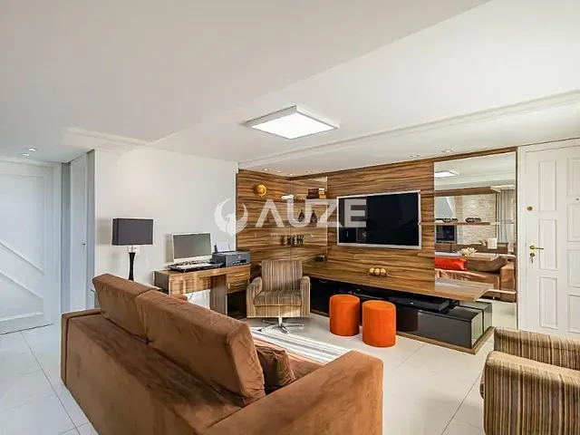 Casa com 220m² 4 quartos e 3 banheiros, à venda, no bairro Vista Alegre em Curitiba