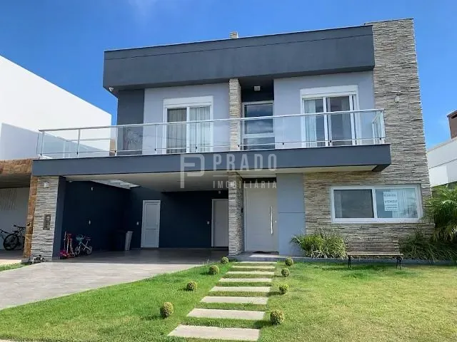 Casa com 418m² 4 quartos e 4 banheiros, à venda, no bairro Laranjal em Avenida Adolfo Fetter