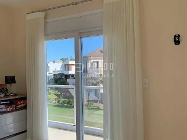 Casa com 418m² 4 quartos e 4 banheiros, à venda, no bairro Laranjal em Avenida Adolfo Fetter