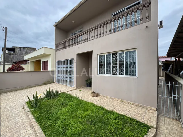 Casa 3 quartos e 2 banheiros, para alugar, no bairro Oficinas em Tubarão