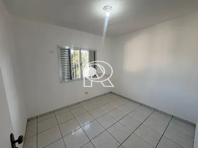Casa 3 quartos e 2 banheiros, para alugar, no bairro Vila Sao Nicolau em Registro