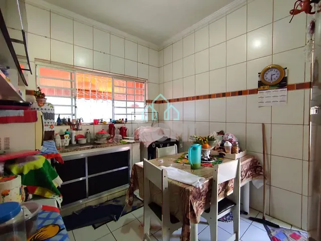 Casa com 300m² 3 quartos e 3 banheiros, à venda, no bairro Campos Elíseos em Taubaté