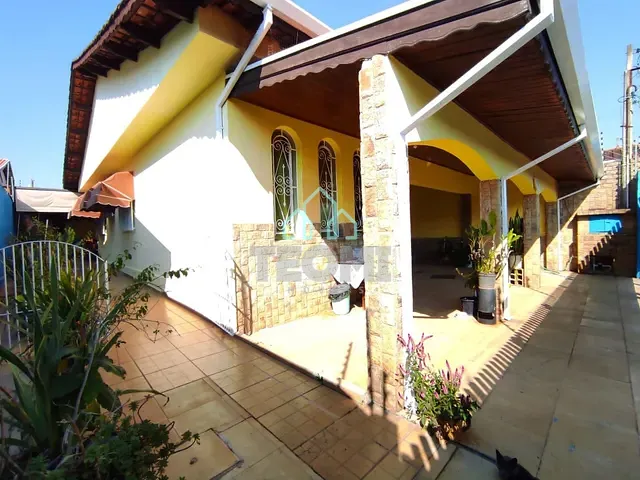Casa com 300m² 3 quartos e 3 banheiros, à venda, no bairro Campos Elíseos em Taubaté