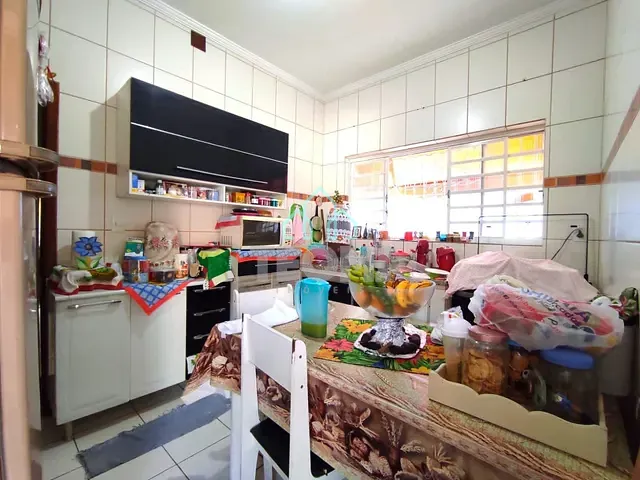 Casa com 300m² 3 quartos e 3 banheiros, à venda, no bairro Campos Elíseos em Taubaté