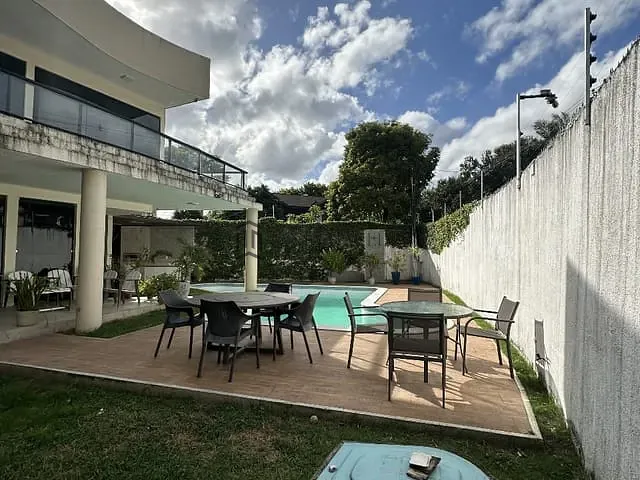 Casa com 400m² 5 quartos e 6 banheiros, à venda, no bairro Poço em Recife