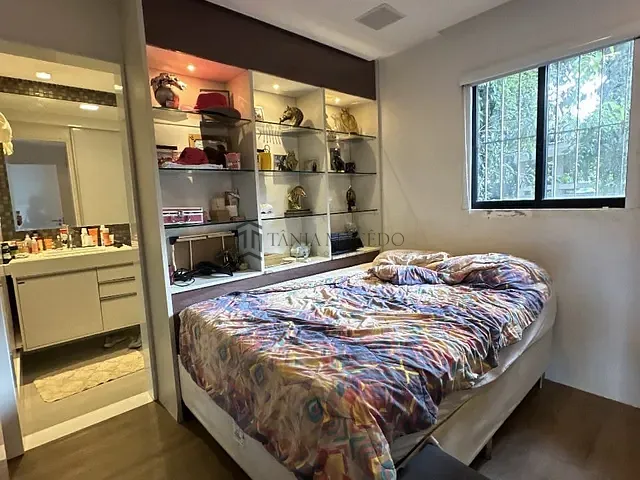 Casa com 400m² 5 quartos e 6 banheiros, à venda, no bairro Poço em Recife