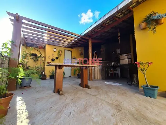 Casa 4 quartos e 2 banheiros, à venda, no bairro Pontalzinho em Itabuna