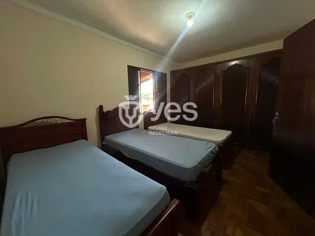 Casa com 380m² 5 quartos e 4 banheiros, à venda, no bairro Centro em Araxá