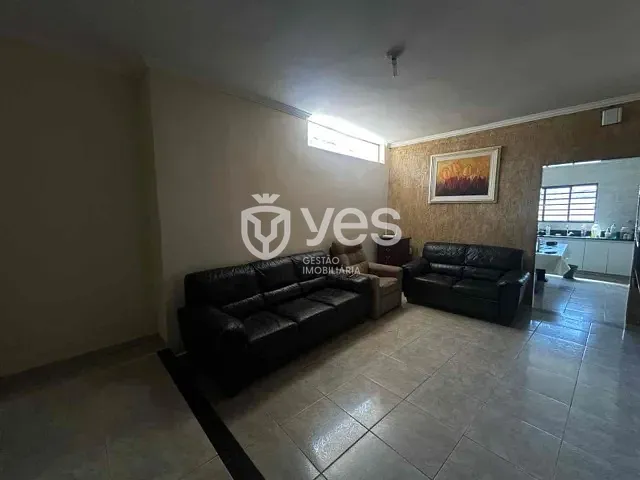 Casa com 380m² 5 quartos e 4 banheiros, à venda, no bairro Centro em Araxá