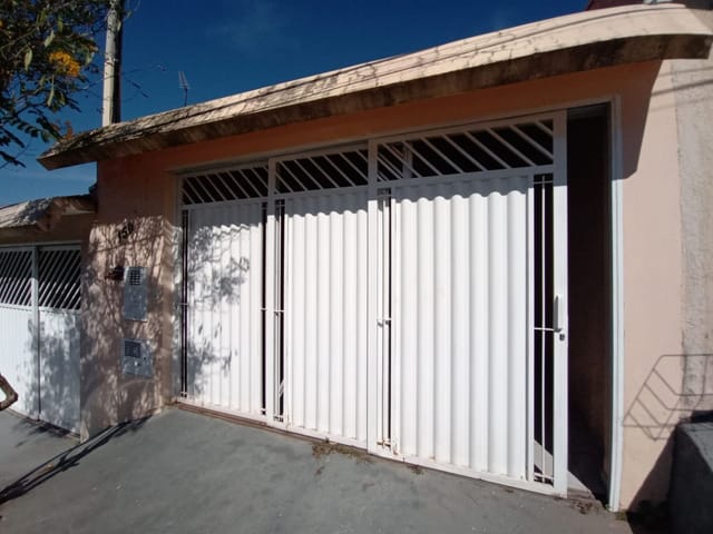 Casa com 125m² 2 quartos e 2 banheiros, para alugar, no bairro Jardim do Trevo em São João da Boa Vista