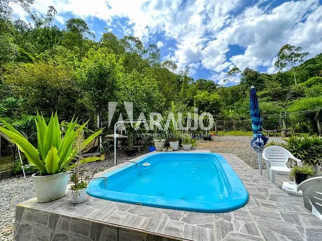 Casa com 1644m² 3 quartos e 3 banheiros, à venda, no bairro Espinheiros em Itajaí