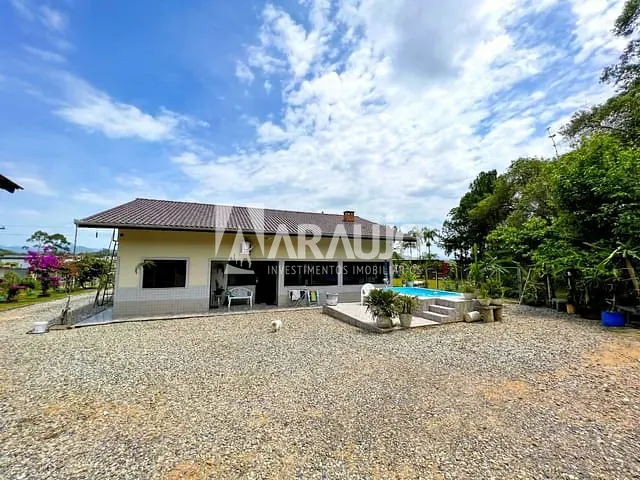 Casa com 1644m² 3 quartos e 3 banheiros, à venda, no bairro Espinheiros em Itajaí