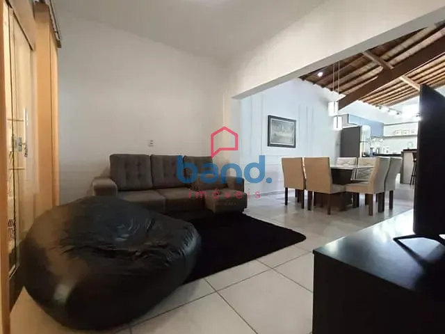 Casa com 300m² 3 quartos e 2 banheiros, à venda, no bairro Belo Alto em Porto Feliz