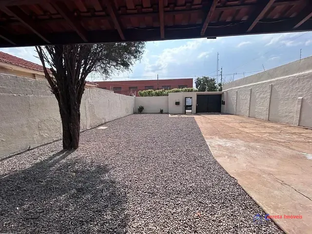 Casa à venda, no bairro Santos Dumont em Três Lagoas