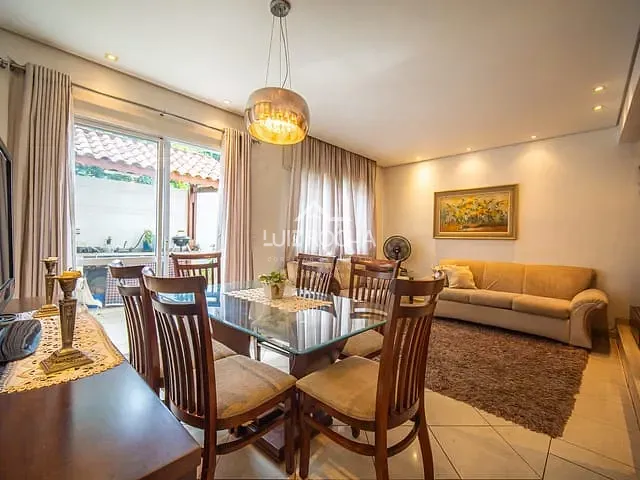 Casa com 200m² 3 quartos e 2 banheiros, à venda, no bairro Jardim Rebelato em Cotia
