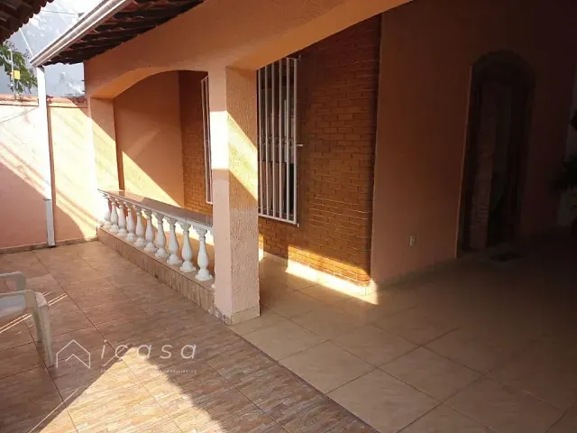 Casa com 250m² 2 quartos e 3 banheiros, à venda, no bairro Vila Resende em Caçapava