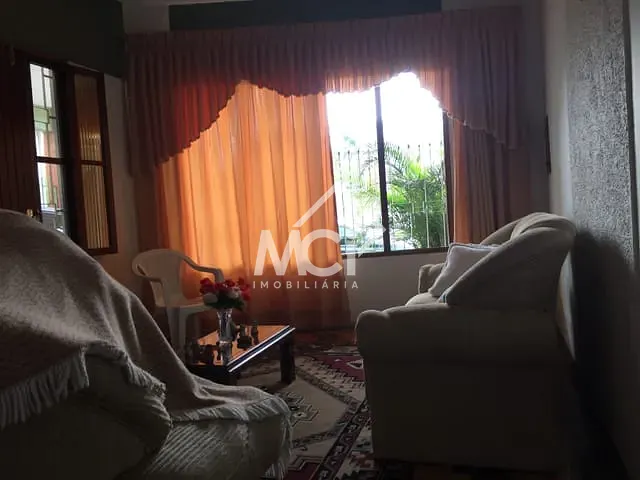 Casa 3 quartos e 2 banheiros, à venda, no bairro Fragata em Pelotas