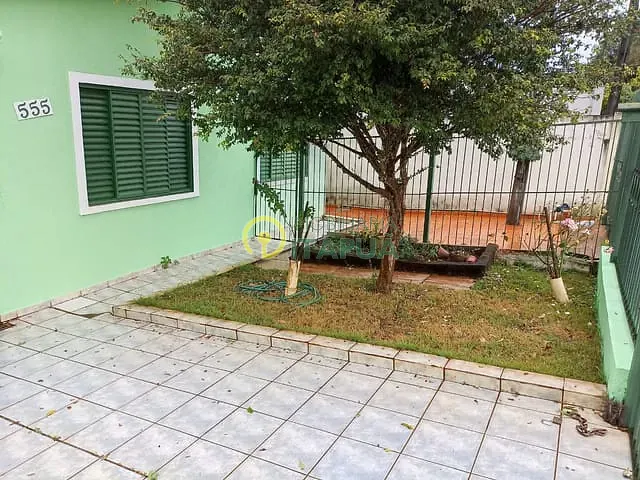 Casa com 250m² 5 quartos e 2 banheiros, à venda, no bairro Jardim Tókio em Londrina