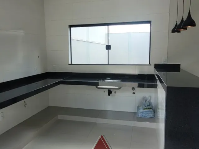 Casa com 200m² 3 quartos e 2 banheiros, à venda, no bairro Loteamento Quinta do Oeste em Franca