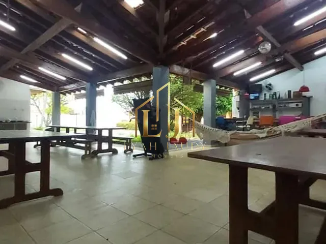 Casa com 1180m² 5 quartos e 4 banheiros, à venda, no bairro Jardim Shangri-La em Cuiabá