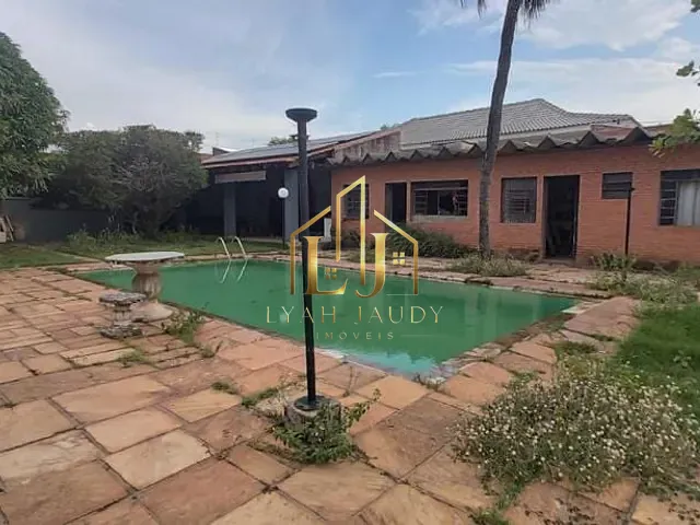 Casa com 1180m² 5 quartos e 4 banheiros, à venda, no bairro Jardim Shangri-La em Cuiabá