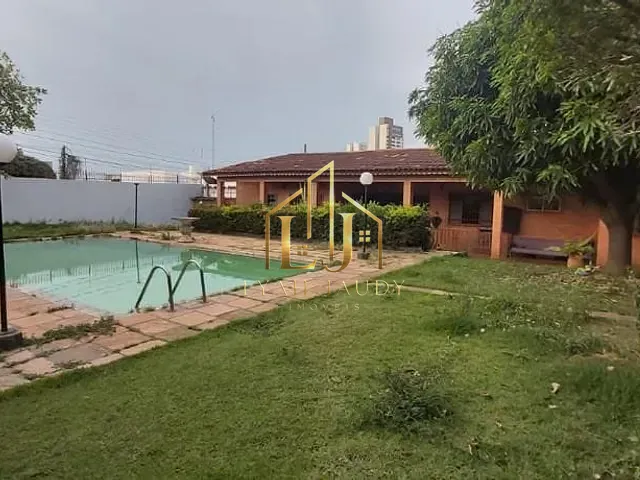Casa com 1180m² 5 quartos e 4 banheiros, à venda, no bairro Jardim Shangri-La em Cuiabá