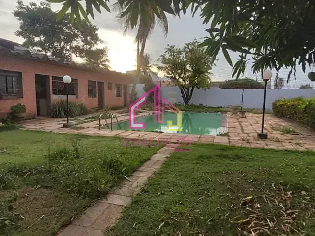 Casa com 1180m² 5 quartos e 4 banheiros, à venda, no bairro Jardim Shangri-La em Cuiabá