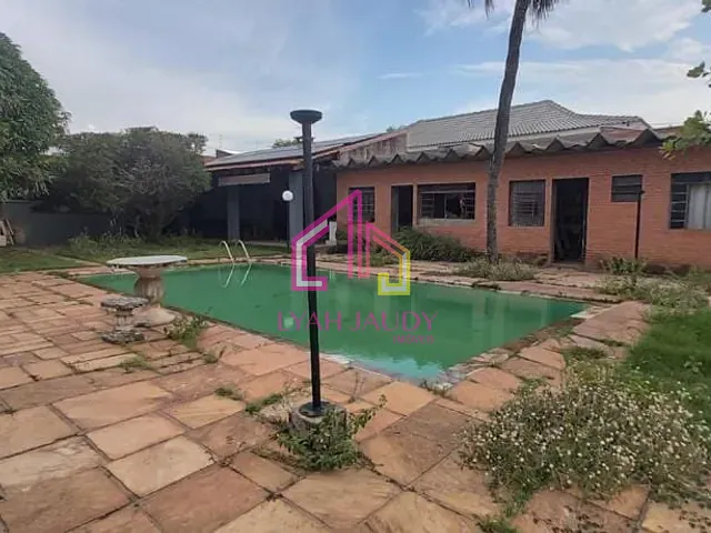 Casa com 1180m² 5 quartos e 4 banheiros, à venda, no bairro Jardim Shangri-La em Cuiabá