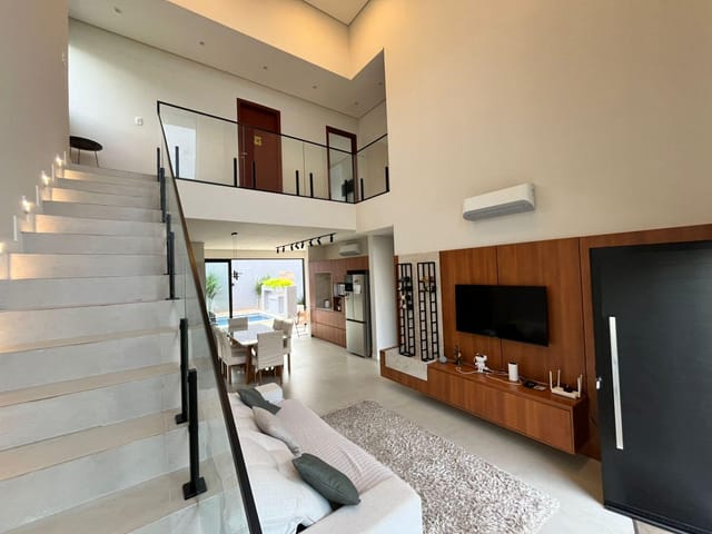 Casa com 400m² 4 quartos e 5 banheiros, à venda, no bairro Ingleses do Rio Vermelho em Florianópolis