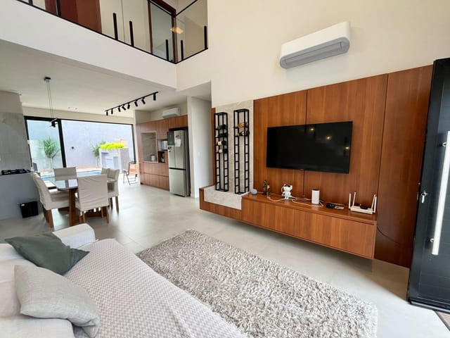 Casa com 400m² 4 quartos e 5 banheiros, à venda, no bairro Ingleses do Rio Vermelho em Florianópolis