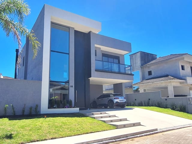 Casa com 400m² 4 quartos e 5 banheiros, à venda, no bairro Ingleses do Rio Vermelho em Florianópolis