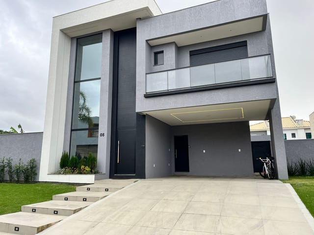 Casa com 400m² 4 quartos e 5 banheiros, à venda, no bairro Ingleses do Rio Vermelho em Florianópolis