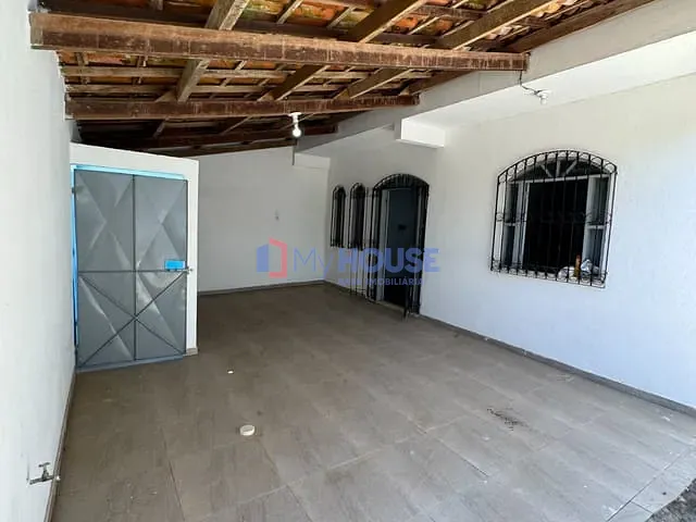 Casa com 250m² 3 quartos e 2 banheiros, à venda, no bairro Ilhéus II em Ilhéus