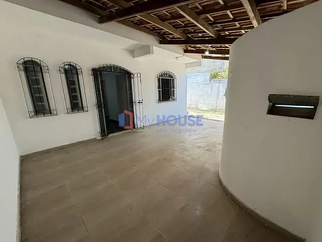 Casa com 250m² 3 quartos e 2 banheiros, à venda, no bairro Ilhéus II em Ilhéus