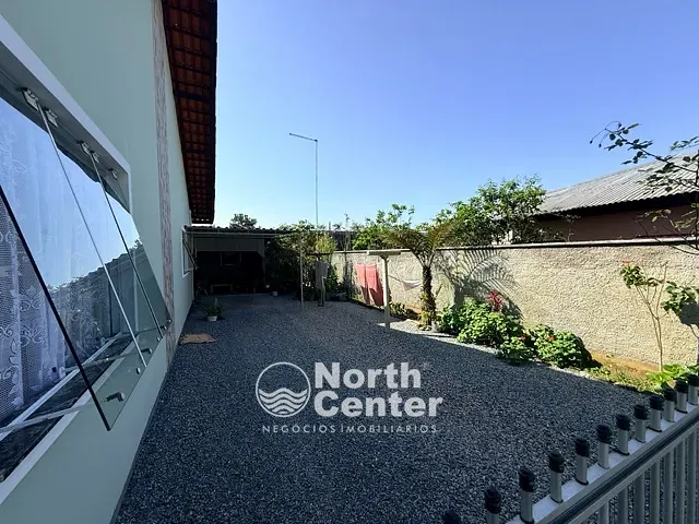 Casa com 405m² 3 quartos e 2 banheiros, à venda, no bairro Costeira em Balneário Barra do Sul