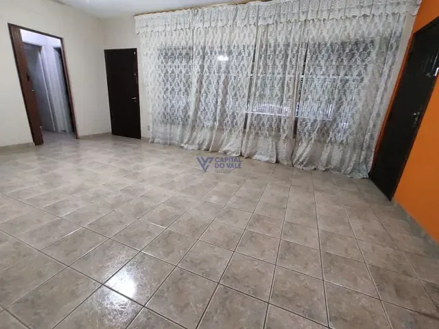 Casa com 600m², à venda, no bairro Parque Industrial em São José dos Campos