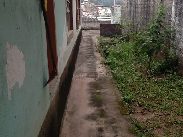Casa com 300m² 3 quartos e 1 banheiro, à venda, no bairro Jardim Zaira em Mauá