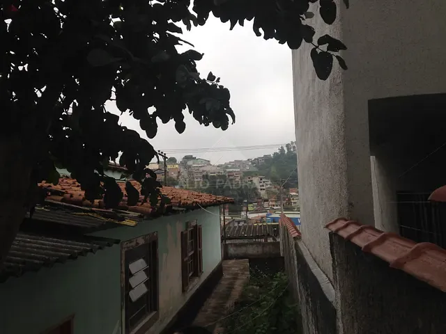 Casa com 300m² 3 quartos e 1 banheiro, à venda, no bairro Jardim Zaira em Mauá