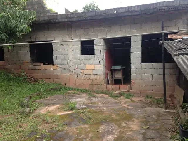 Casa com 300m² 3 quartos e 1 banheiro, à venda, no bairro Jardim Zaira em Mauá