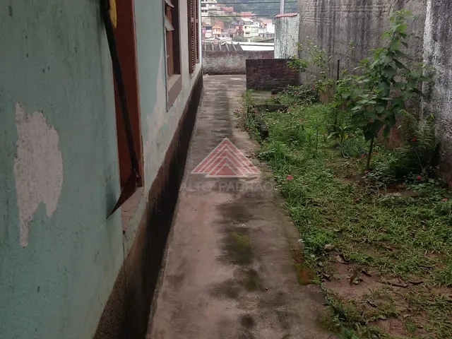 Casa com 300m² 3 quartos e 1 banheiro, à venda, no bairro Jardim Zaira em Mauá