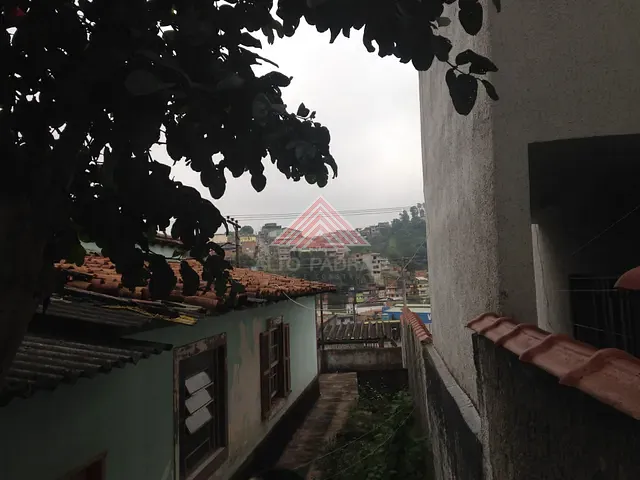 Casa com 300m² 3 quartos e 1 banheiro, à venda, no bairro Jardim Zaira em Mauá
