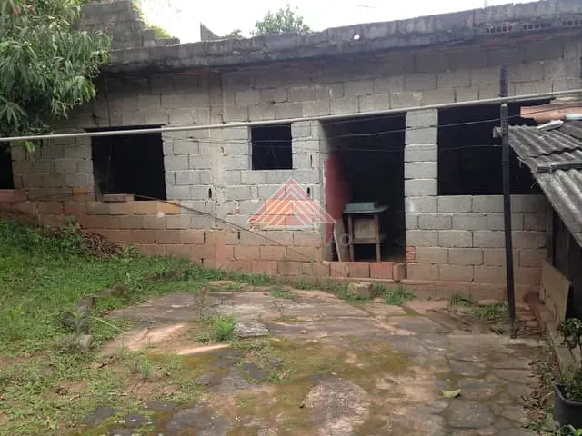 Casa com 300m² 3 quartos e 1 banheiro, à venda, no bairro Jardim Zaira em Mauá