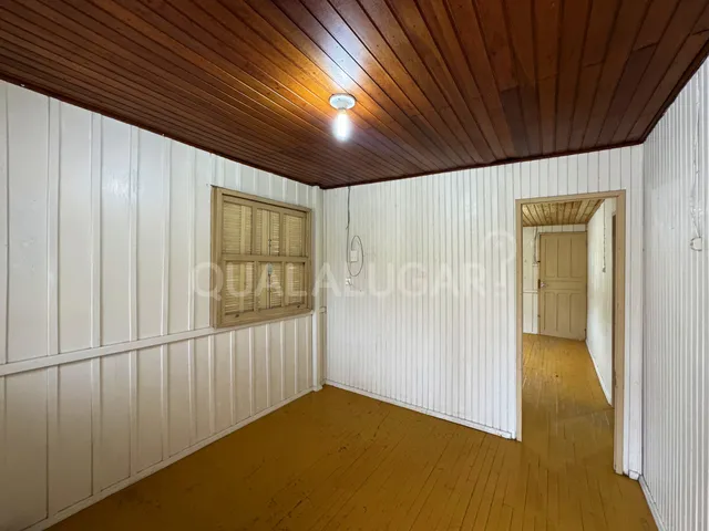 Casa 2 quartos e 1 banheiro, para alugar, no bairro Centro em Tubarão