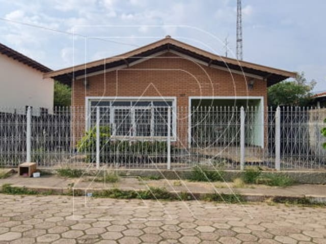 Casa com 284m² 2 quartos e 1 banheiro, à venda, no bairro Centro em Vinhedo