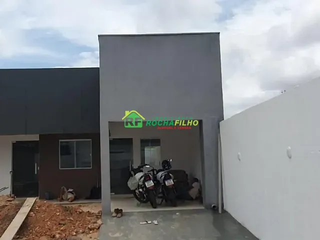 Casa com 300m² 3 quartos e 1 banheiro, à venda, no bairro Novo Uruguai em Teresina