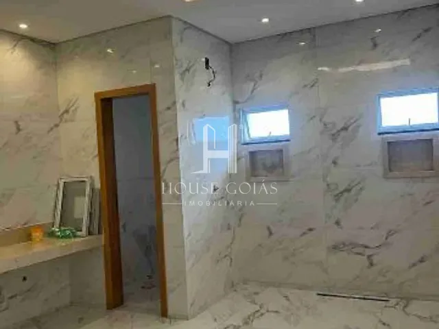 Sobrado com 416m² 4 quartos e 6 banheiros, à venda, no bairro Jardins Itália em Goiânia