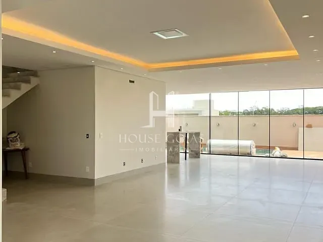Sobrado com 416m² 4 quartos e 6 banheiros, à venda, no bairro Jardins Itália em Goiânia