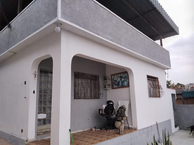 Casa 5 quartos e 2 banheiros, à venda, no bairro Pirajá em Belo Horizonte